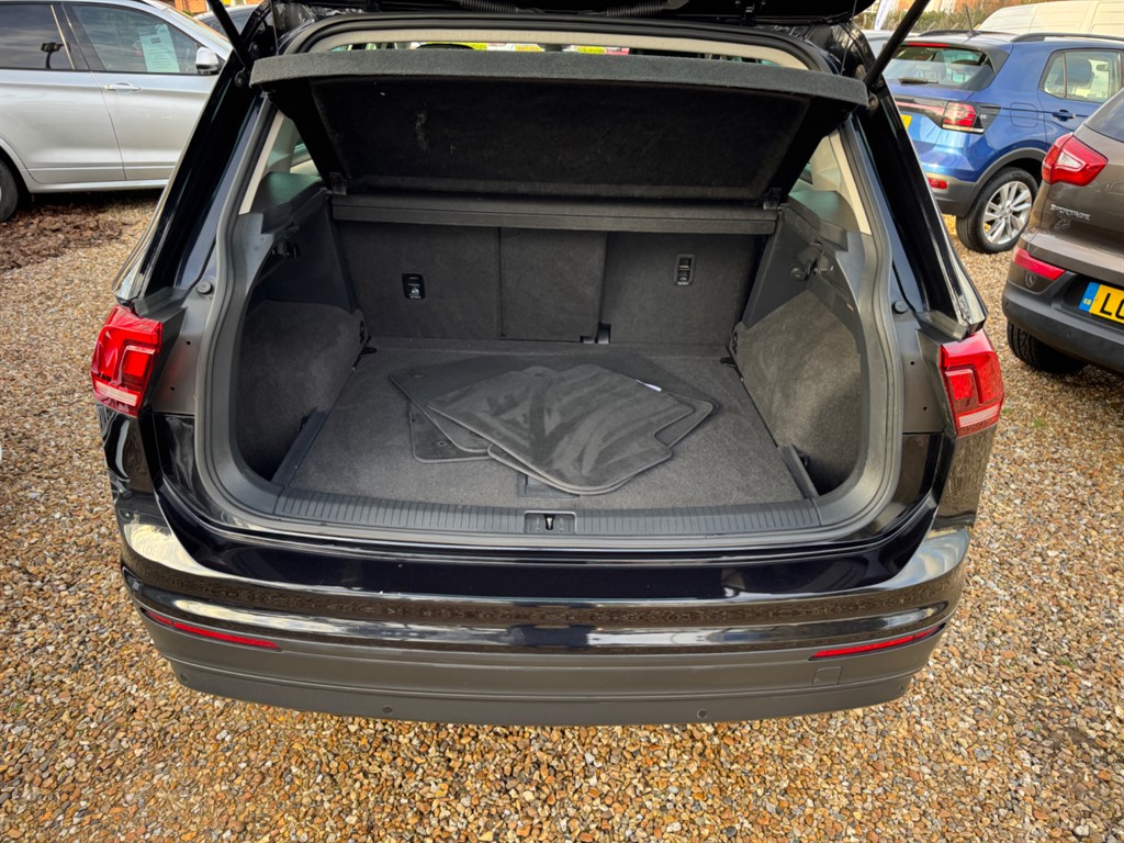 Used Volkswagen Tiguan 2016 for sale - 77137978: Photo 8