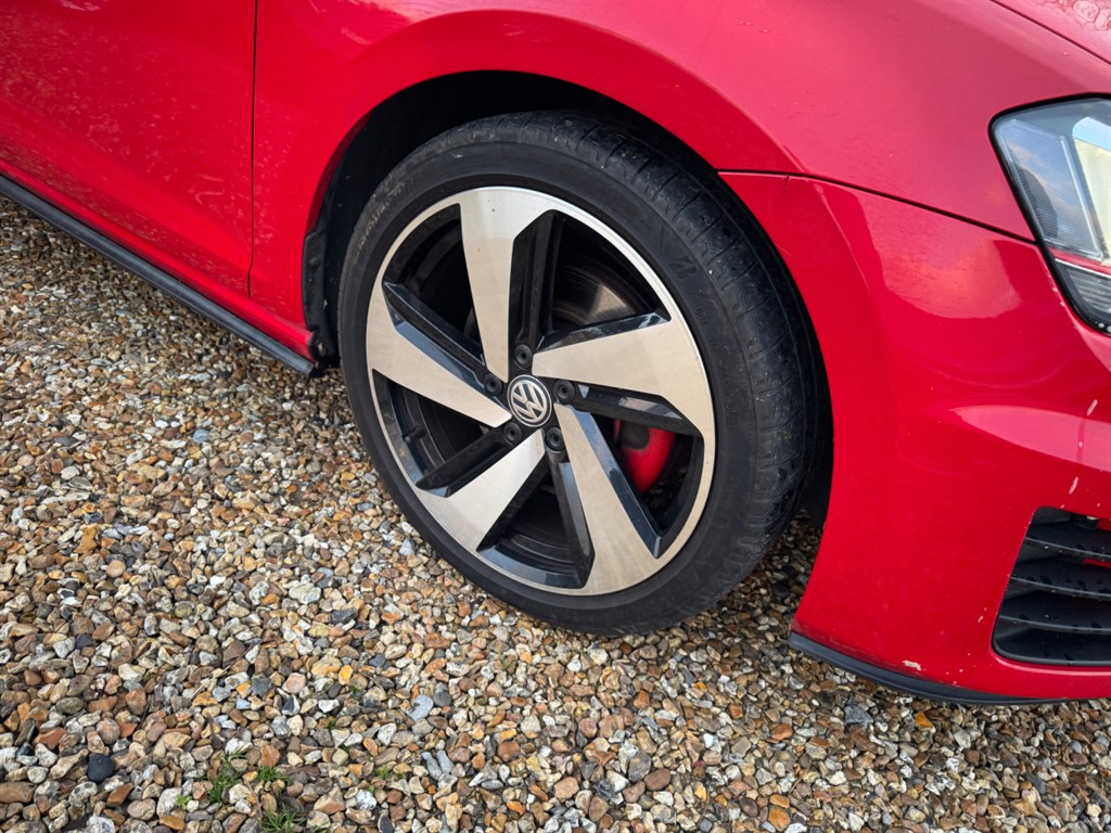 Used Volkswagen Golf 2014 for sale - 77160873: Photo 3