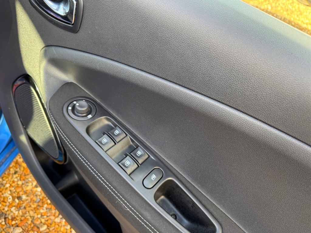 Used Renault Zoe 2019 for sale - 77137943: Photo 11