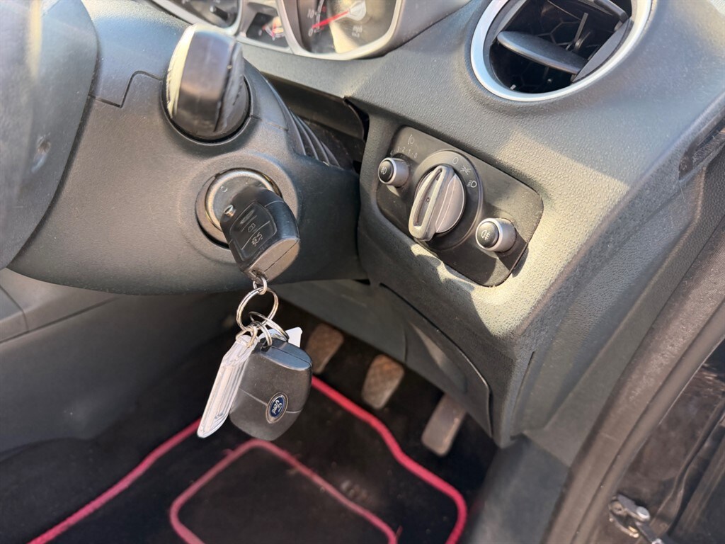 Used Ford Fiesta 2012 for sale - 77890211: Photo 10