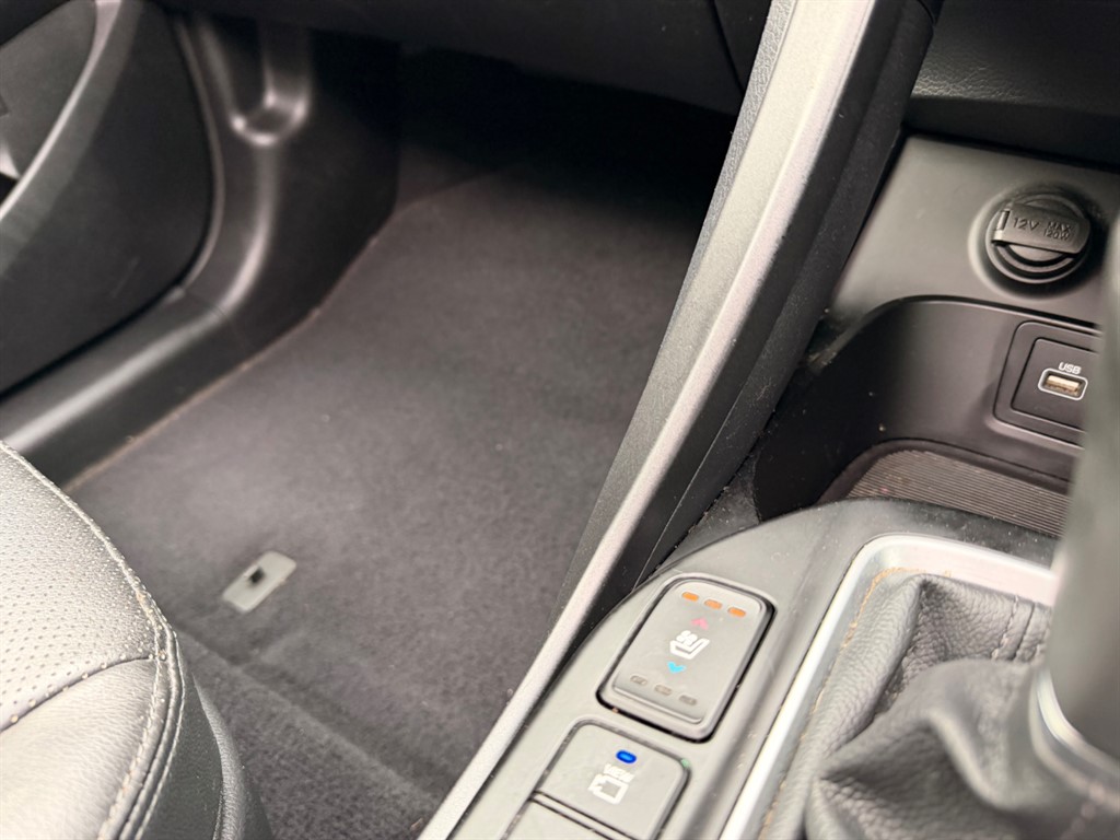 Used Hyundai Santa Fe 2017 for sale - 77326582: Photo 27