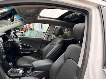 Used Hyundai Santa Fe 2017 for sale - 77326582: Photo