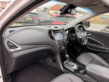 Used Hyundai Santa Fe 2017 for sale - 77326582: Photo