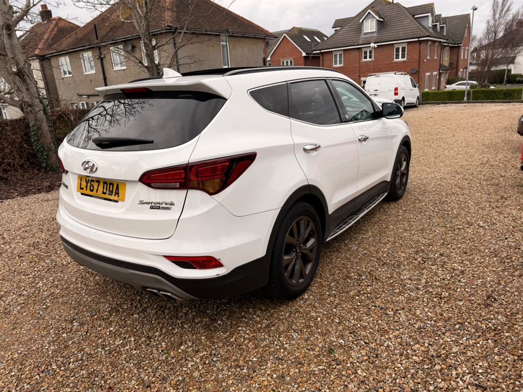 Used Hyundai Santa Fe 2017 for sale - 77326582: Photo 4