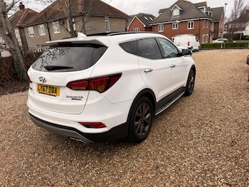 Used Hyundai Santa Fe 2017 for sale - 77326582: Photo