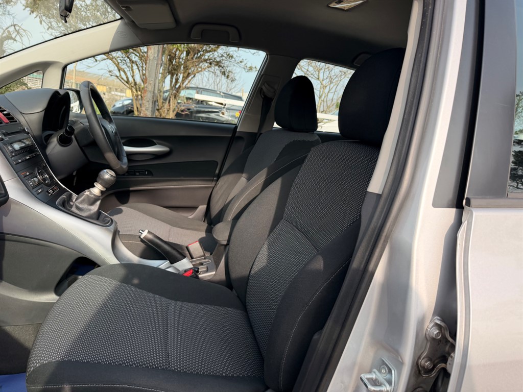 Used Toyota Auris 2010 for sale - 77995410: Photo 11