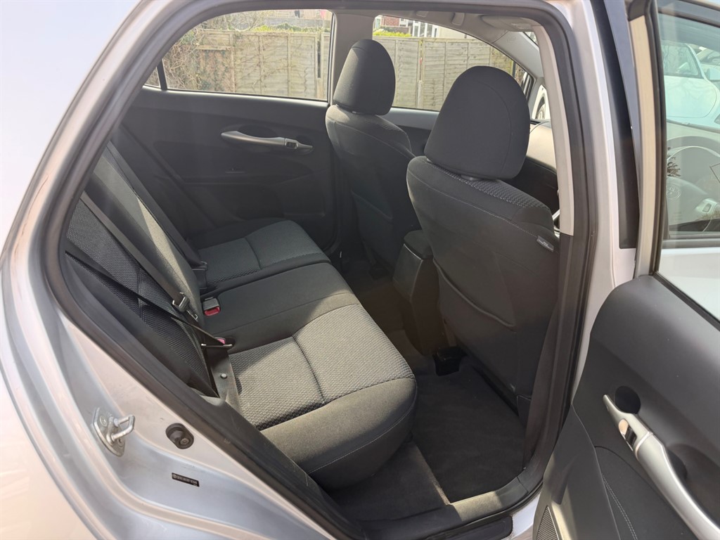 Used Toyota Auris 2010 for sale - 77995410: Photo 13