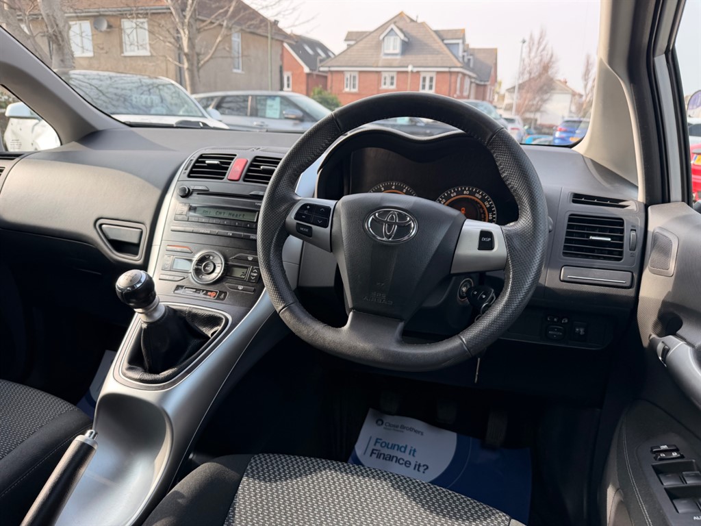 Used Toyota Auris 2010 for sale - 77995410: Photo 18