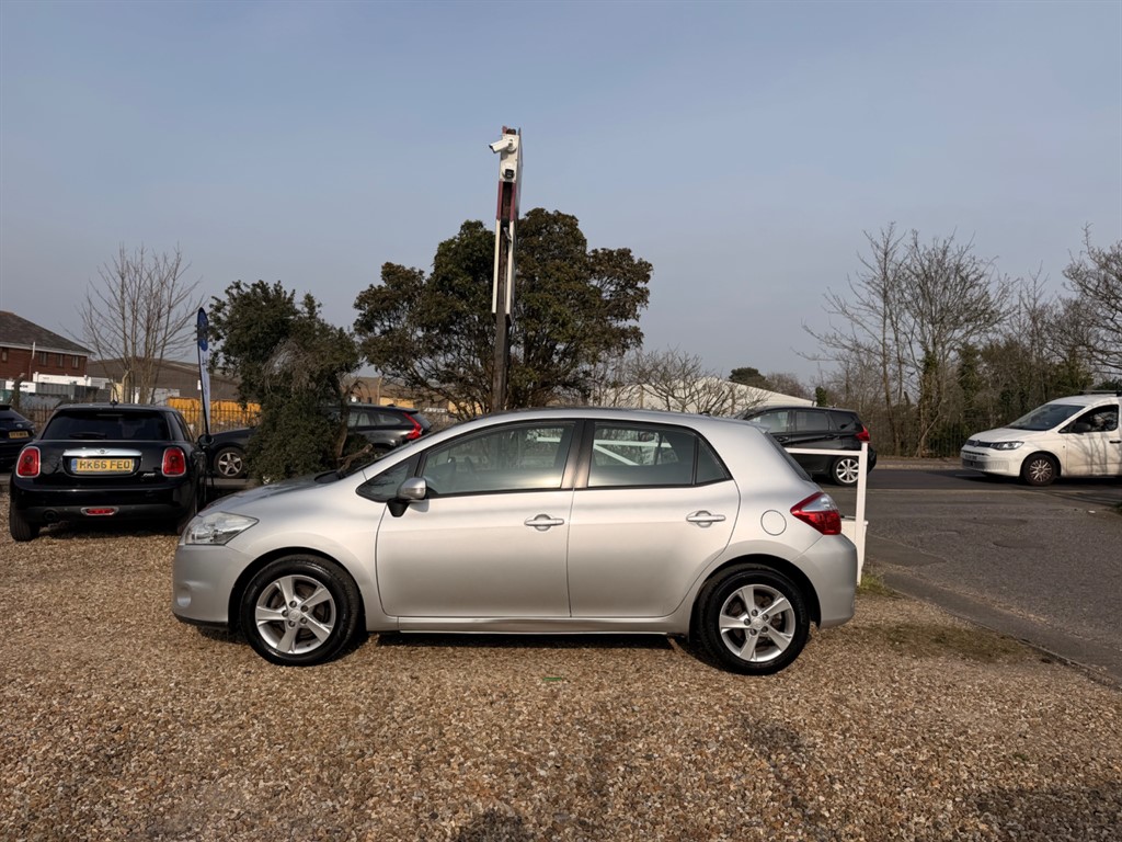 Used Toyota Auris 2010 for sale - 77995410: Photo 7