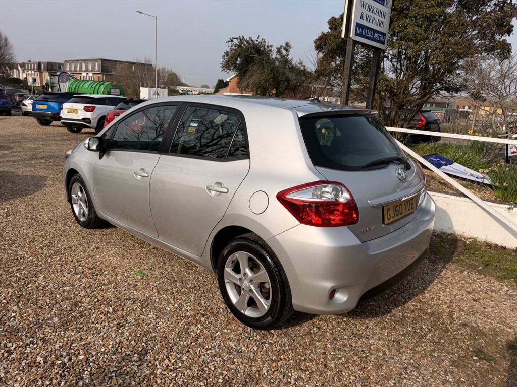 Used Toyota Auris 2010 for sale - 77995410: Photo 8