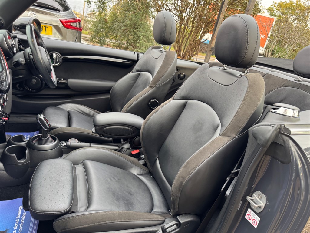 Used MINI Convertible 2018 for sale - 77137939: Photo 11