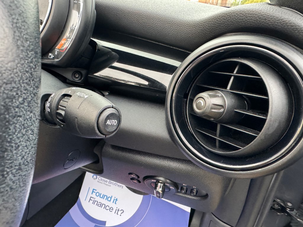 Used MINI Convertible 2018 for sale - 77137939: Photo 18