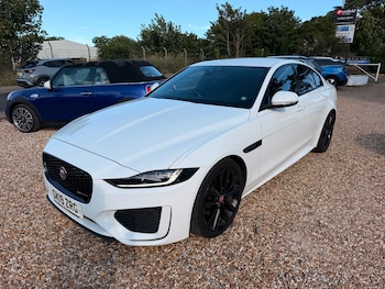 Used Jaguar XE 2019 for sale - 79134013: Photo