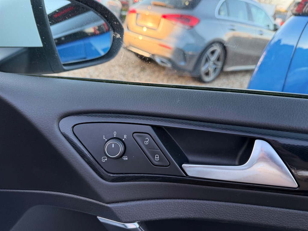 Used Volkswagen Golf 2017 for sale - 77928003: Photo 15