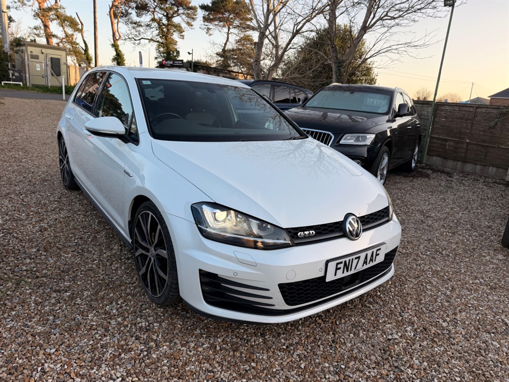 Used Volkswagen Golf 2017 for sale - 77928003: Photo 2