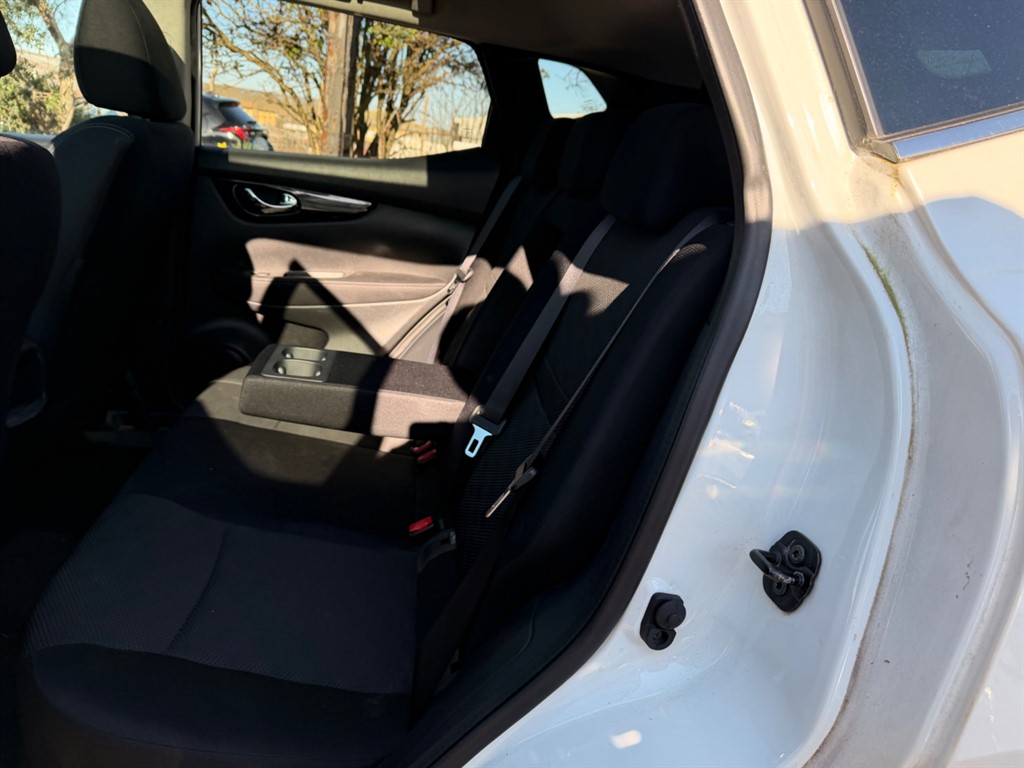 Used Nissan Qashqai 2016 for sale - 77934790: Photo 9