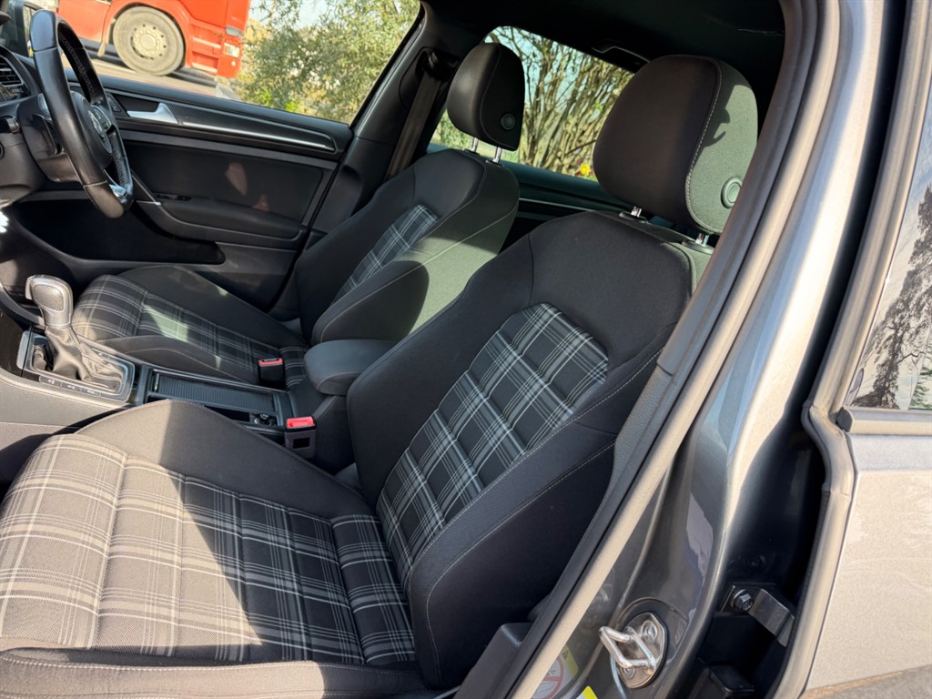 Used Volkswagen Golf 2017 for sale - 77732860: Photo 10