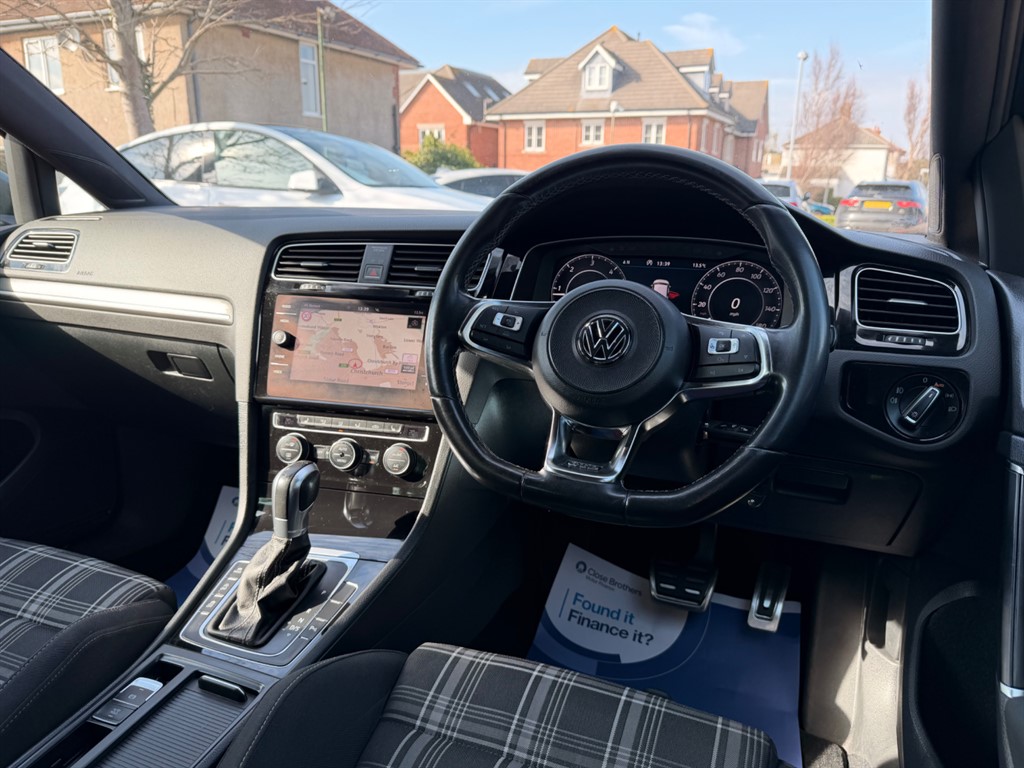 Used Volkswagen Golf 2017 for sale - 77732860: Photo 17