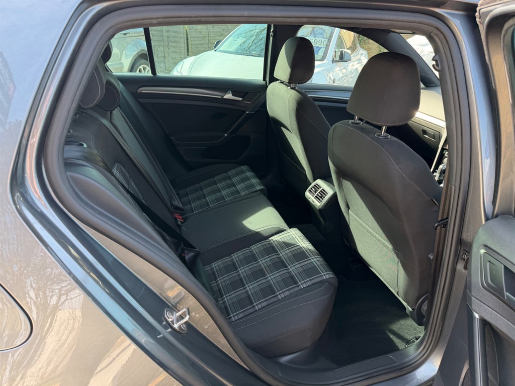 Used Volkswagen Golf 2017 for sale - 77732860: Photo 18