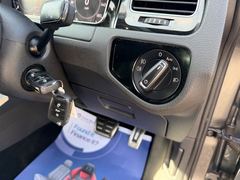 Used Volkswagen Golf 2017 for sale - 77732860: Photo 19