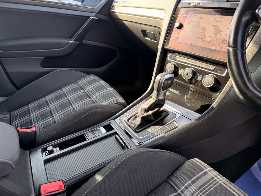 Used Volkswagen Golf 2017 for sale - 77732860: Photo 23