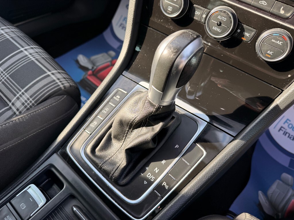 Used Volkswagen Golf 2017 for sale - 77732860: Photo 27