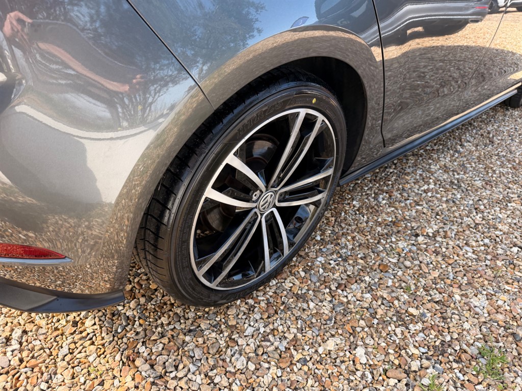 Used Volkswagen Golf 2017 for sale - 77732860: Photo 3