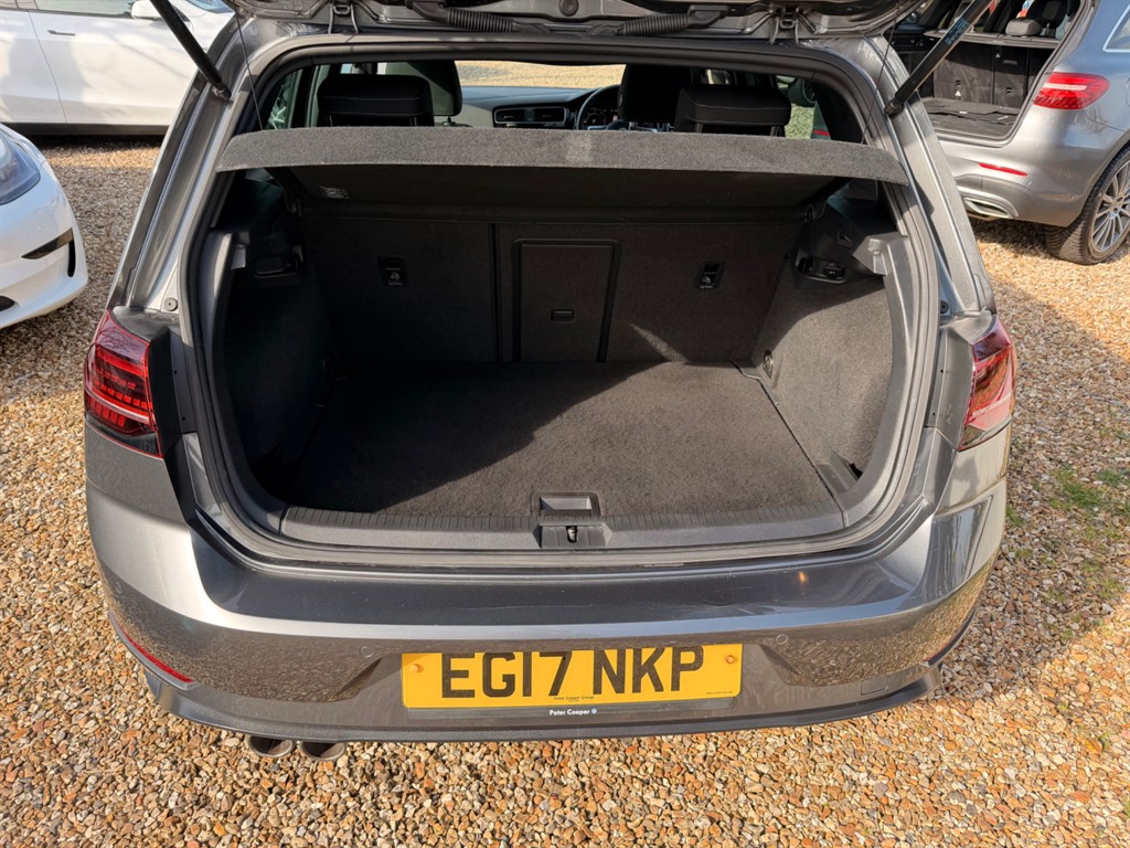 Used Volkswagen Golf 2017 for sale - 77732860: Photo 8