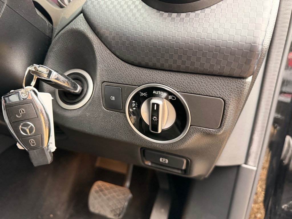 Used Mercedes-Benz A-Class 2017 for sale - 77778857: Photo 12