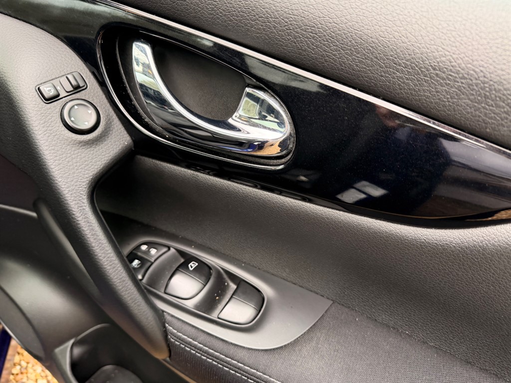 Used Nissan Qashqai 2015 for sale - 77307921: Photo 14