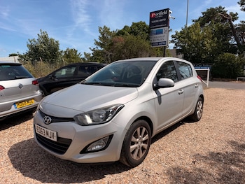 Used Hyundai i20 2013 for sale - 79393824: Photo