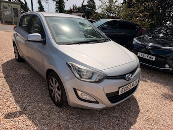 Used Hyundai i20 2013 for sale - 79393824: Photo