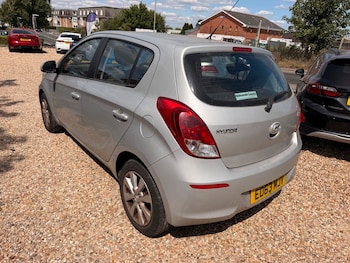 Used Hyundai i20 2013 for sale - 79393824: Photo
