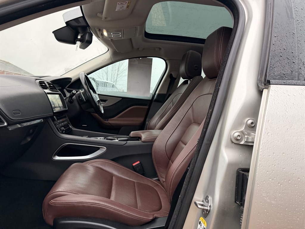 Used Jaguar F-Pace 2016 for sale - 77786563: Photo 4