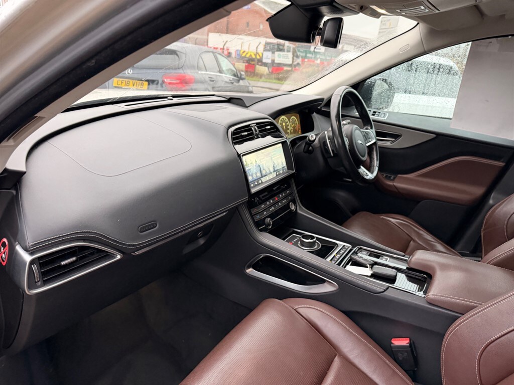 Used Jaguar F-Pace 2016 for sale - 77786563: Photo 7