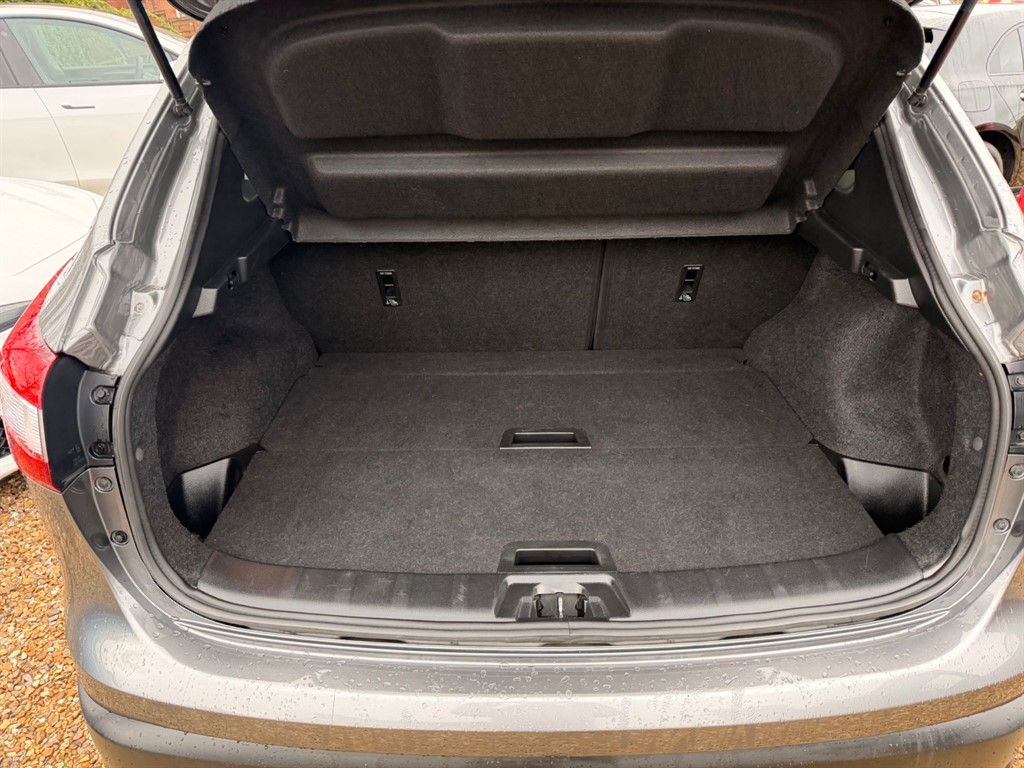 Used Nissan Qashqai 2016 for sale - 77367332: Photo 5