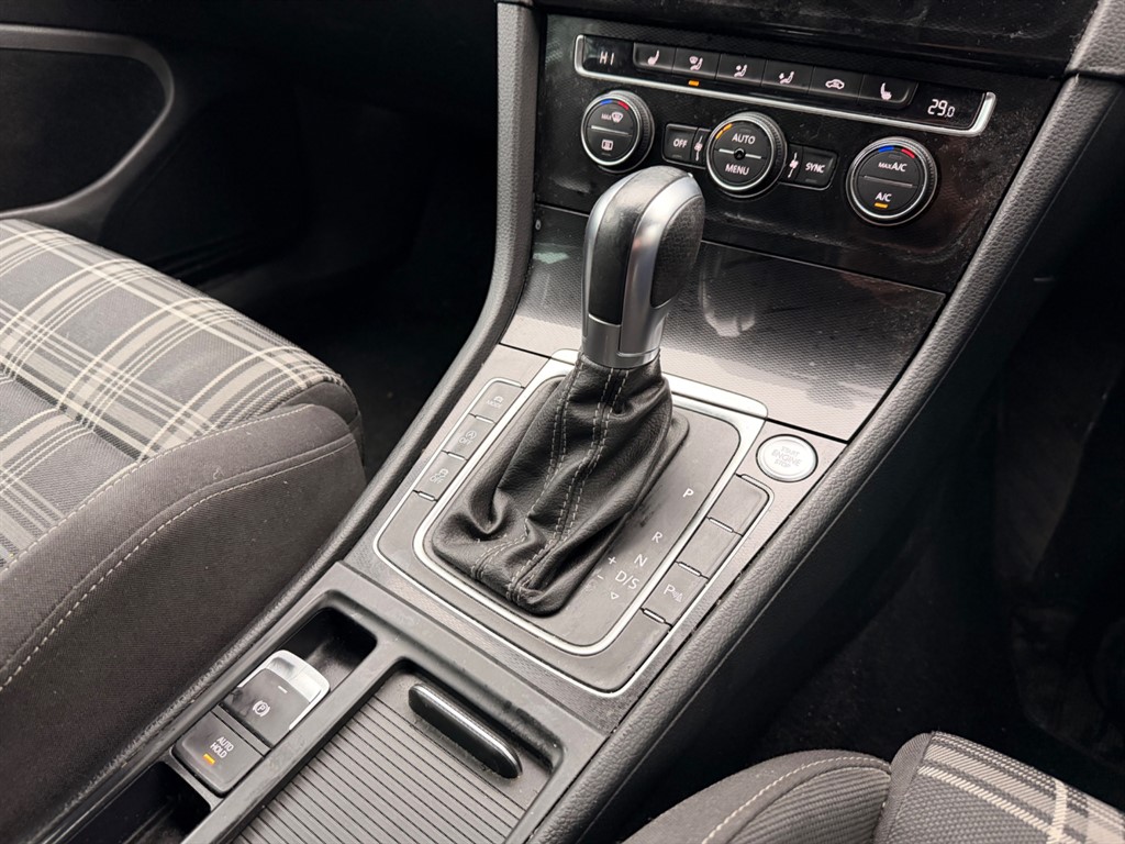 Used Volkswagen Golf 2017 for sale - 77381301: Photo 16