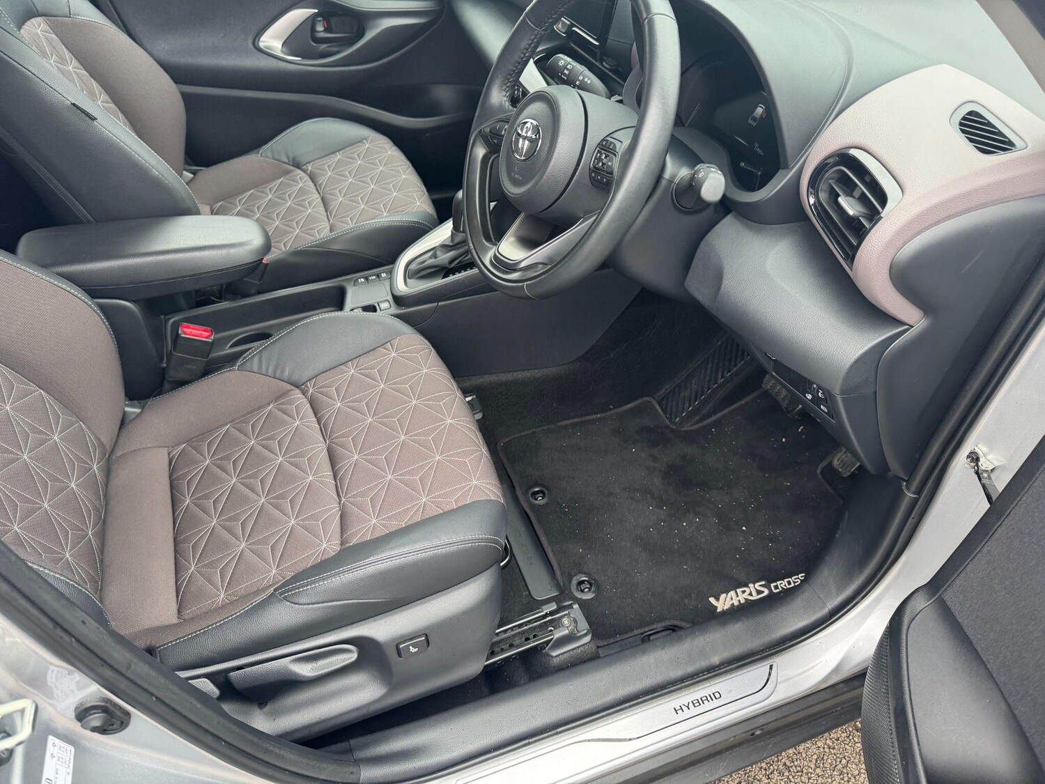 Used Toyota Yaris Cross 2023 for sale - 76408969: Photo 10