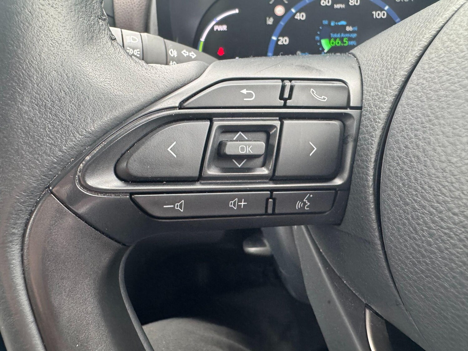 Used Toyota Yaris Cross 2023 for sale - 76408969: Photo 24