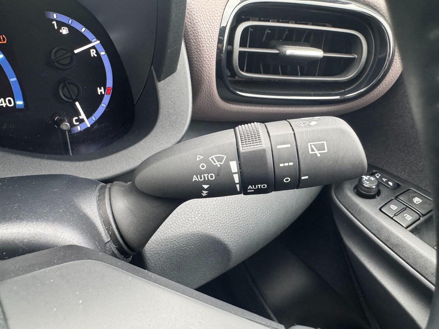 Used Toyota Yaris Cross 2023 for sale - 76408969: Photo 27