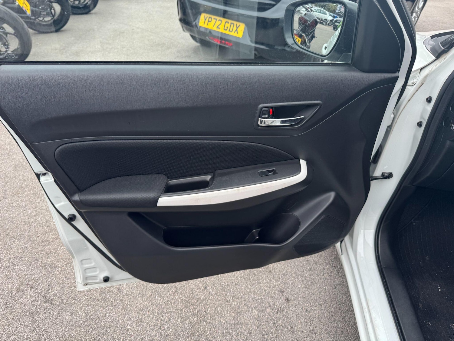 Used Suzuki Swift 2023 for sale - 76441175: Photo 44