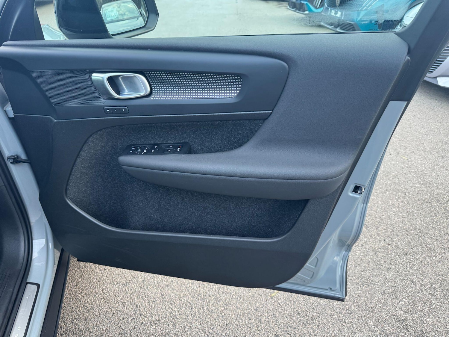 Used Volvo XC40 2025 for sale - 76912627: Photo 11