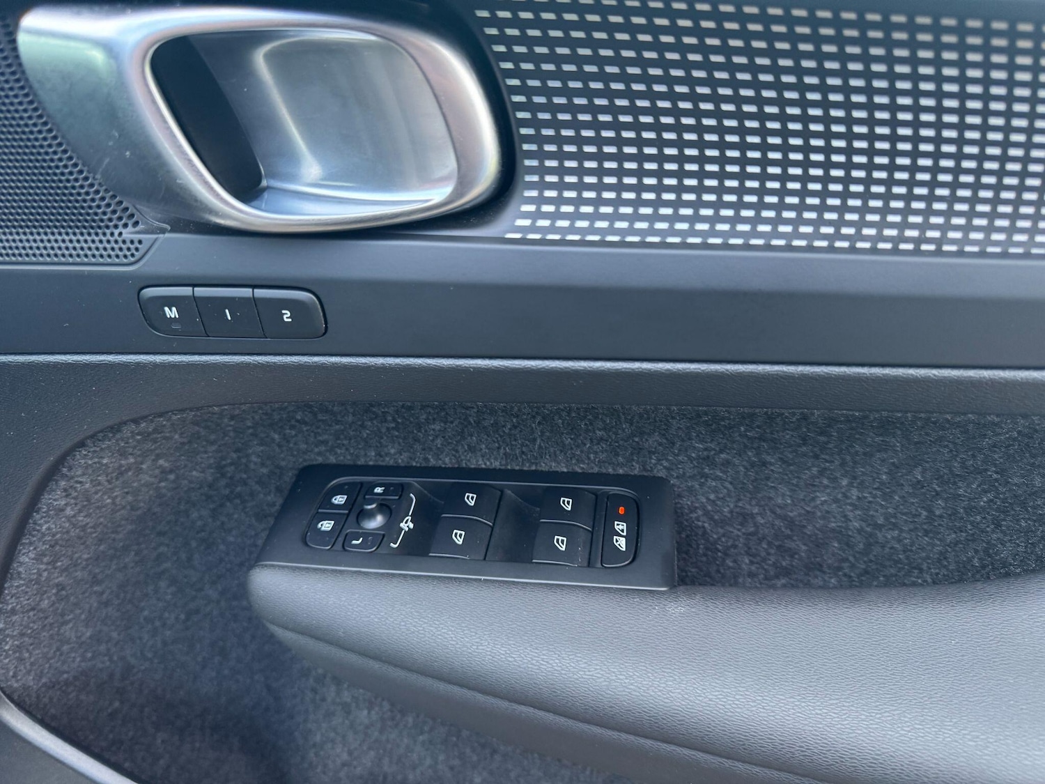 Used Volvo XC40 2025 for sale - 76912627: Photo 12