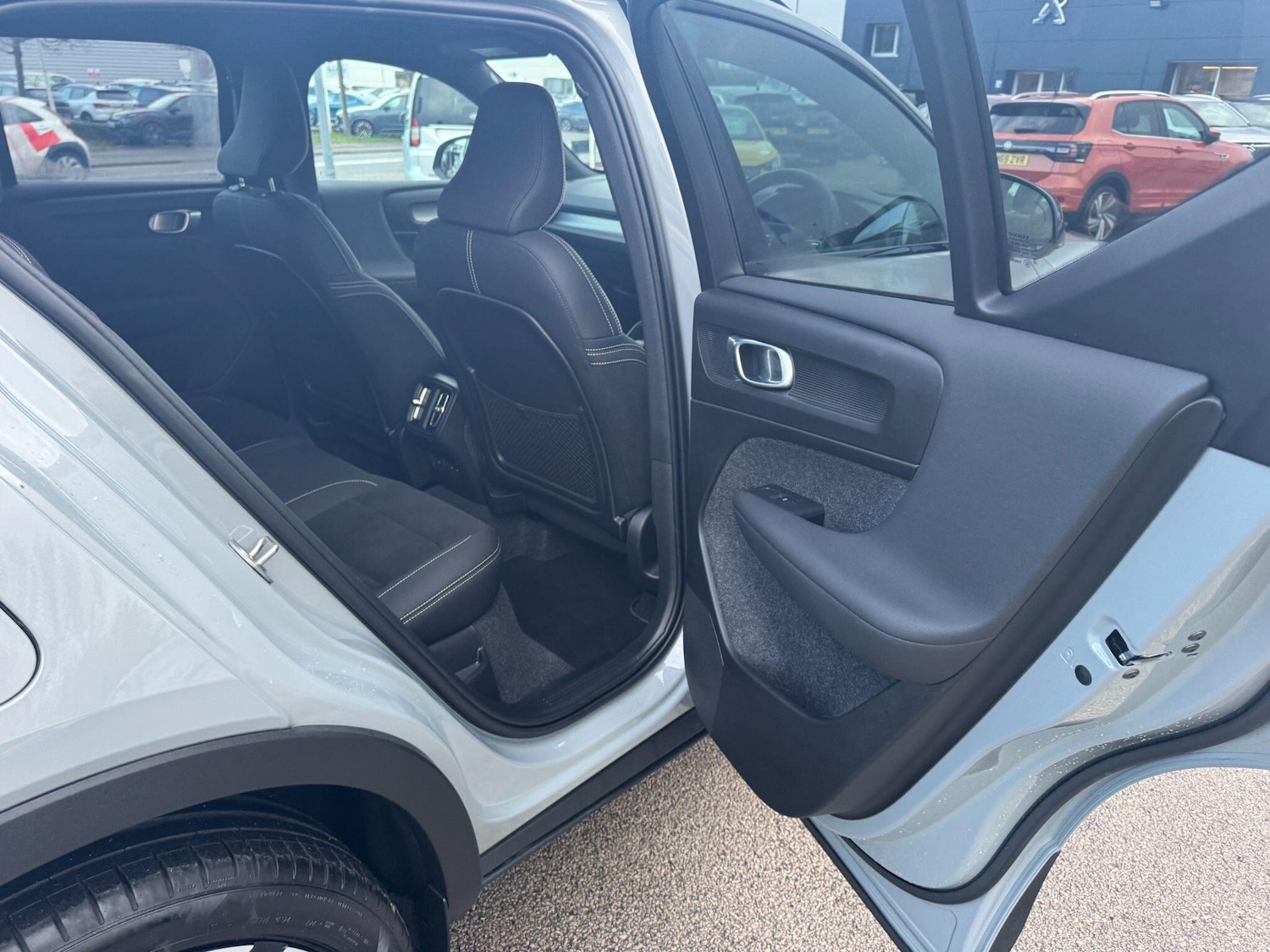 Used Volvo XC40 2025 for sale - 76912627: Photo 31