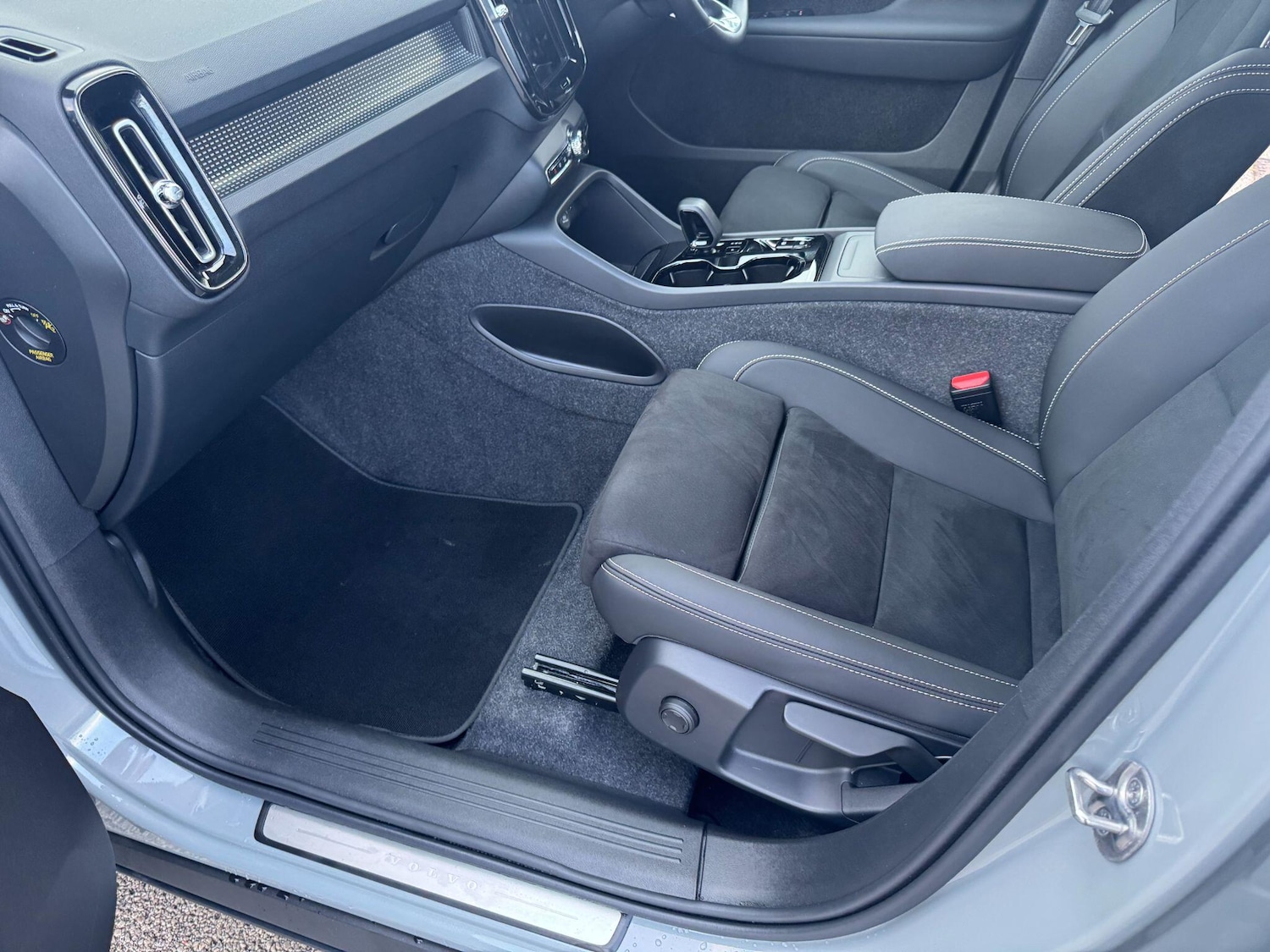 Used Volvo XC40 2025 for sale - 76912627: Photo 43