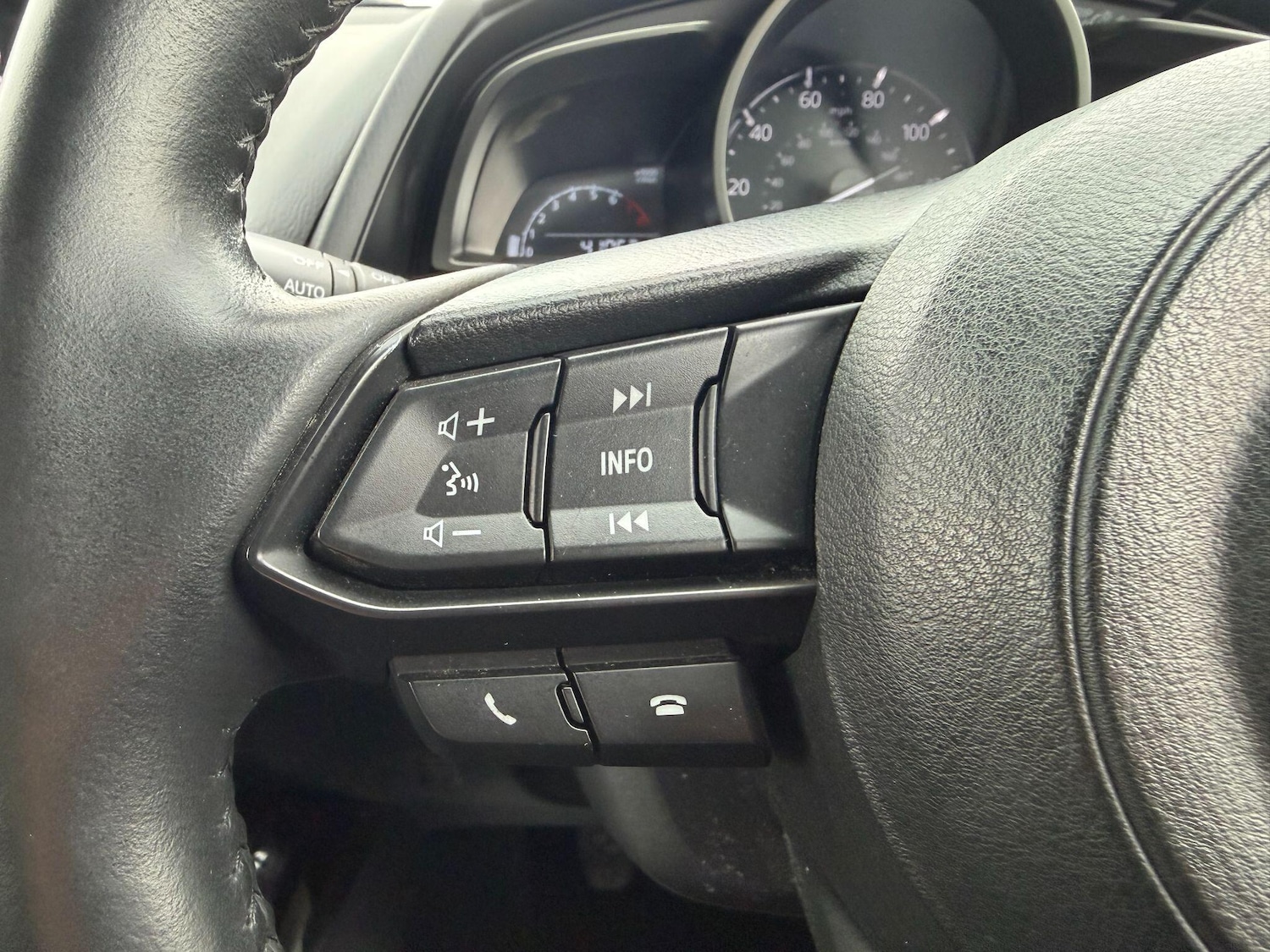 Used Mazda Mazda2 for sale - 78214266: Photo 28