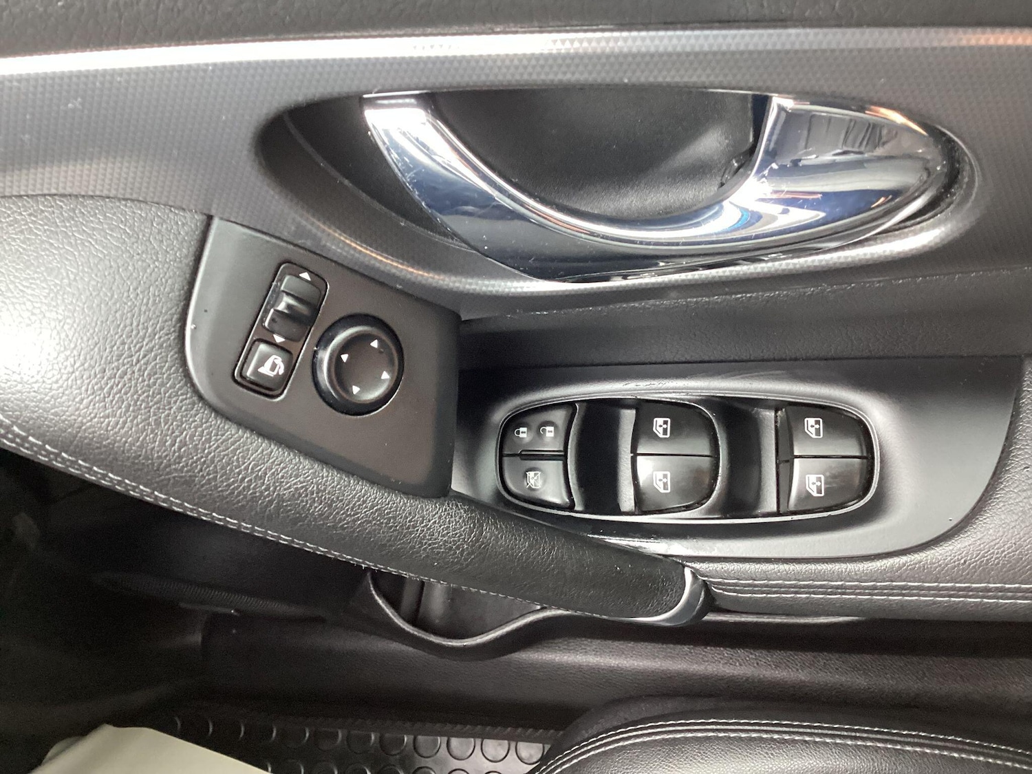 Used Nissan Qashqai 2017 for sale - 77646469: Photo 17