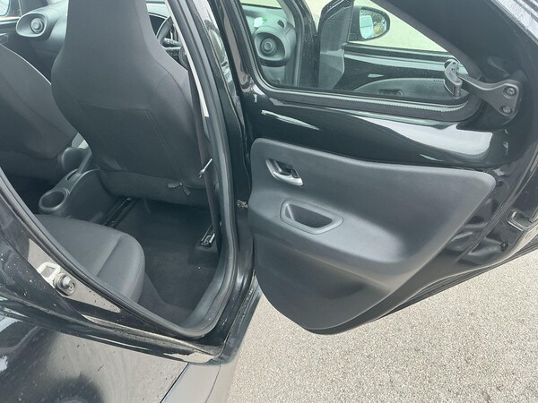 Used Toyota Aygo X 2023 for sale - 76099082: Photo 12