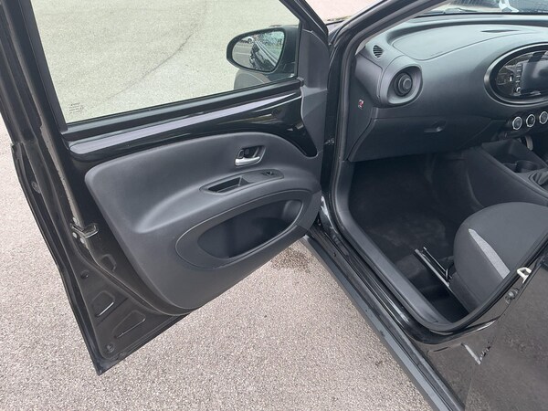 Used Toyota Aygo X 2023 for sale - 76099082: Photo 29