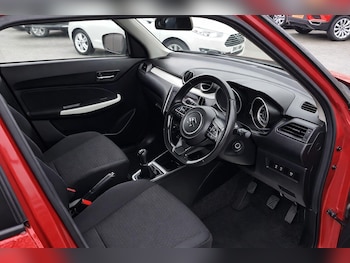 Used Suzuki Swift 2021 for sale - 77709385: Photo